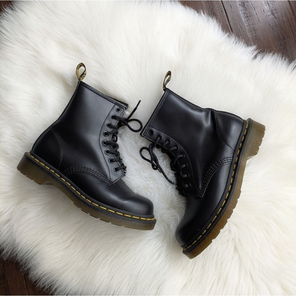 DR. MARTENS 1460 Shiny Smooth Black Leather Womens Boots size 6